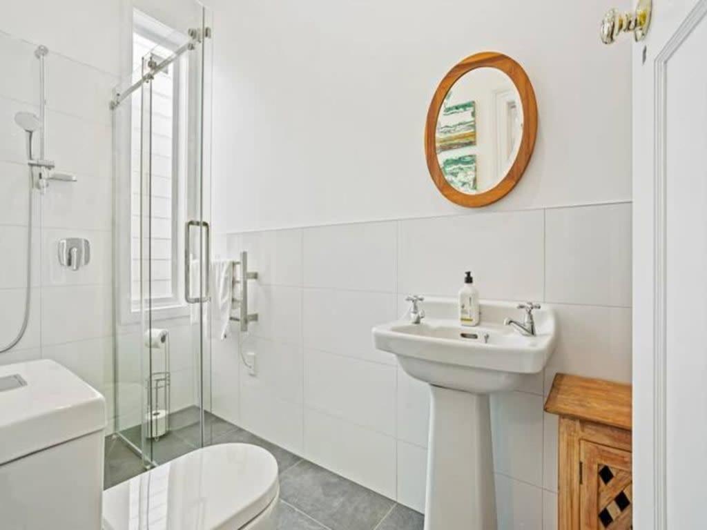 Cheerful 1 Bedroom Home With Free Parking Окленд Экстерьер фото